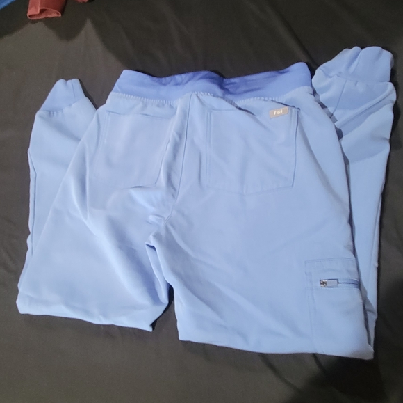 Figs Scrub Set - Picture 2 of 7